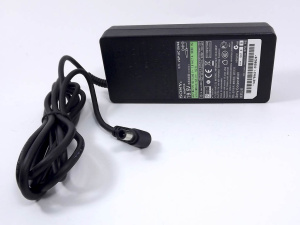 Блок питания (зарядное устройство) Sony 40W mini adapter, 6.0*4.4mm ORIG